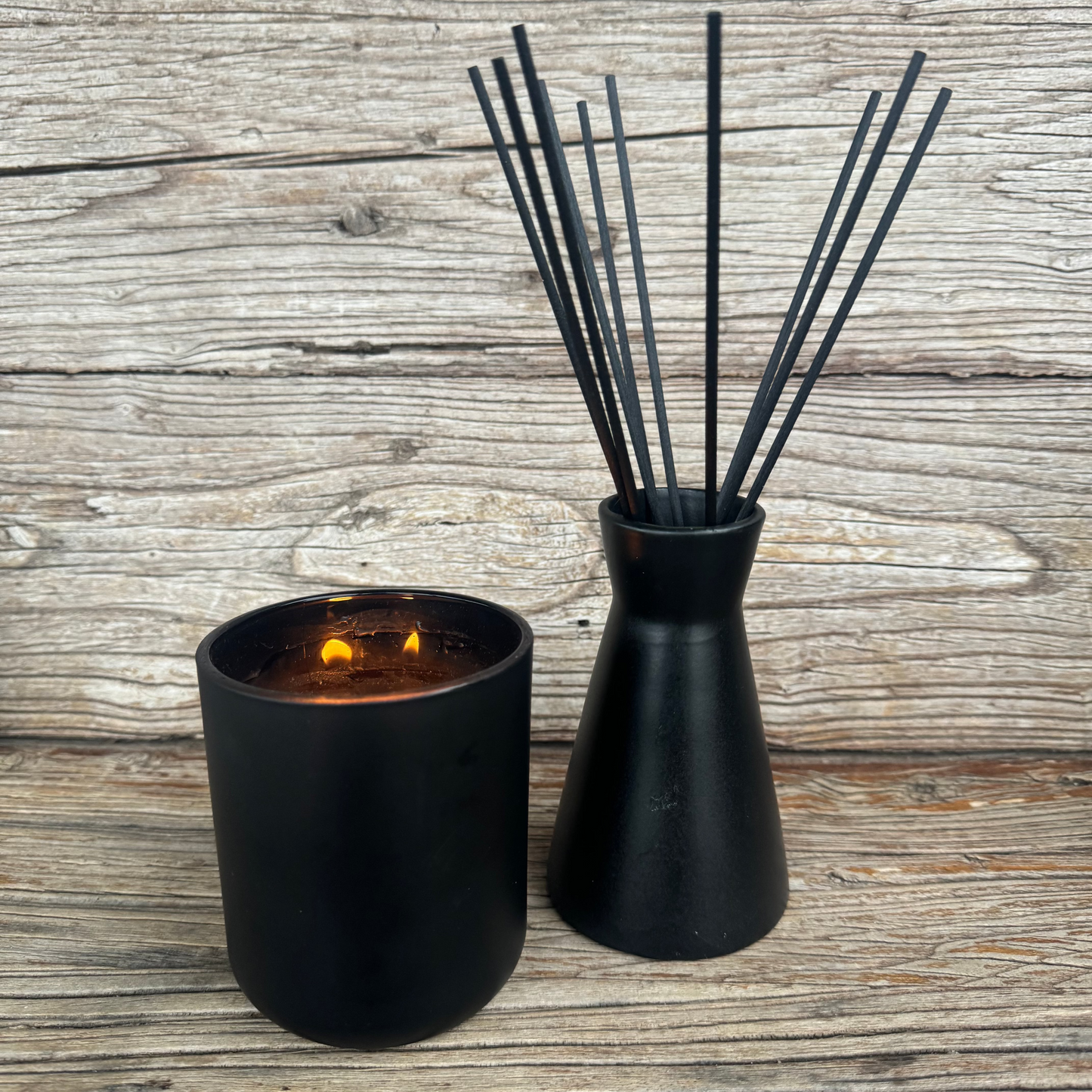 Black reed diffuser with black matte candle